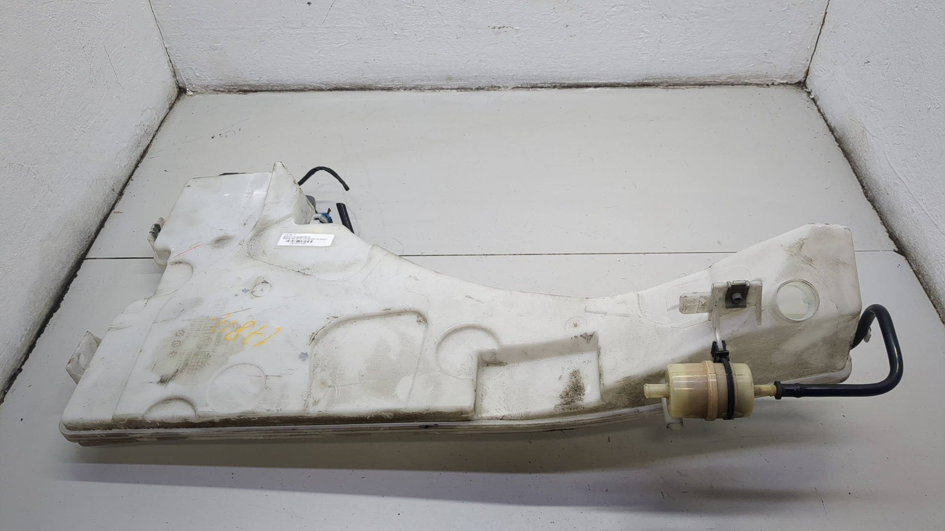 Бачок омывателя лобового стекла