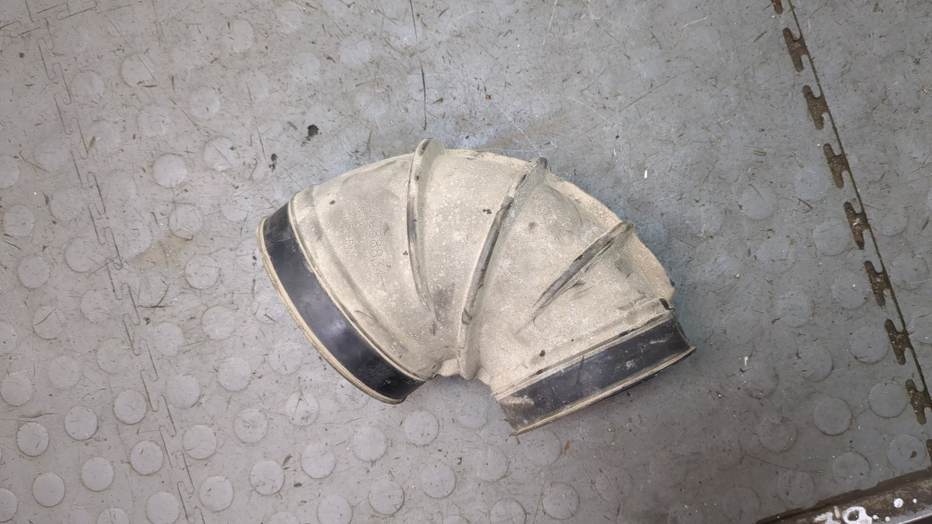 Патрубок воздушного фильтра