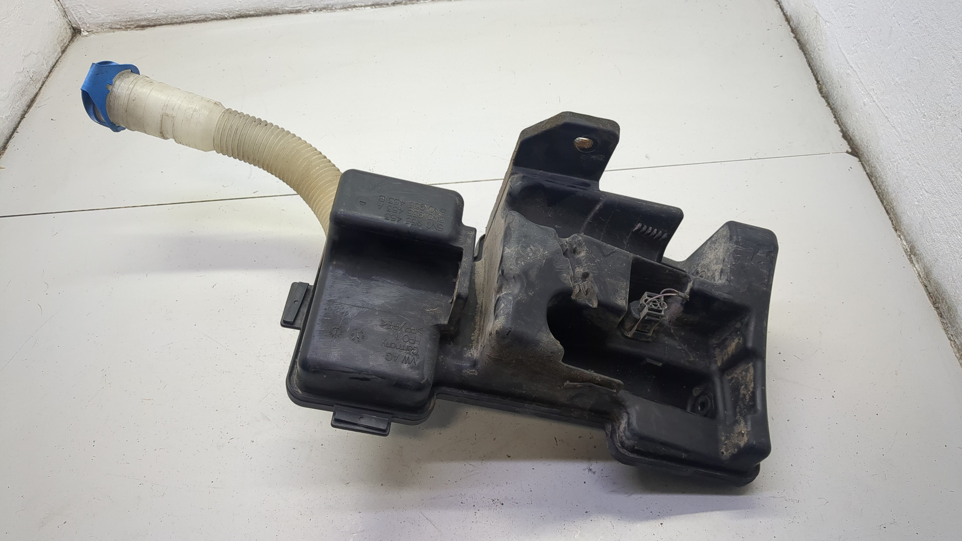 Бачок омывателя лобового стекла