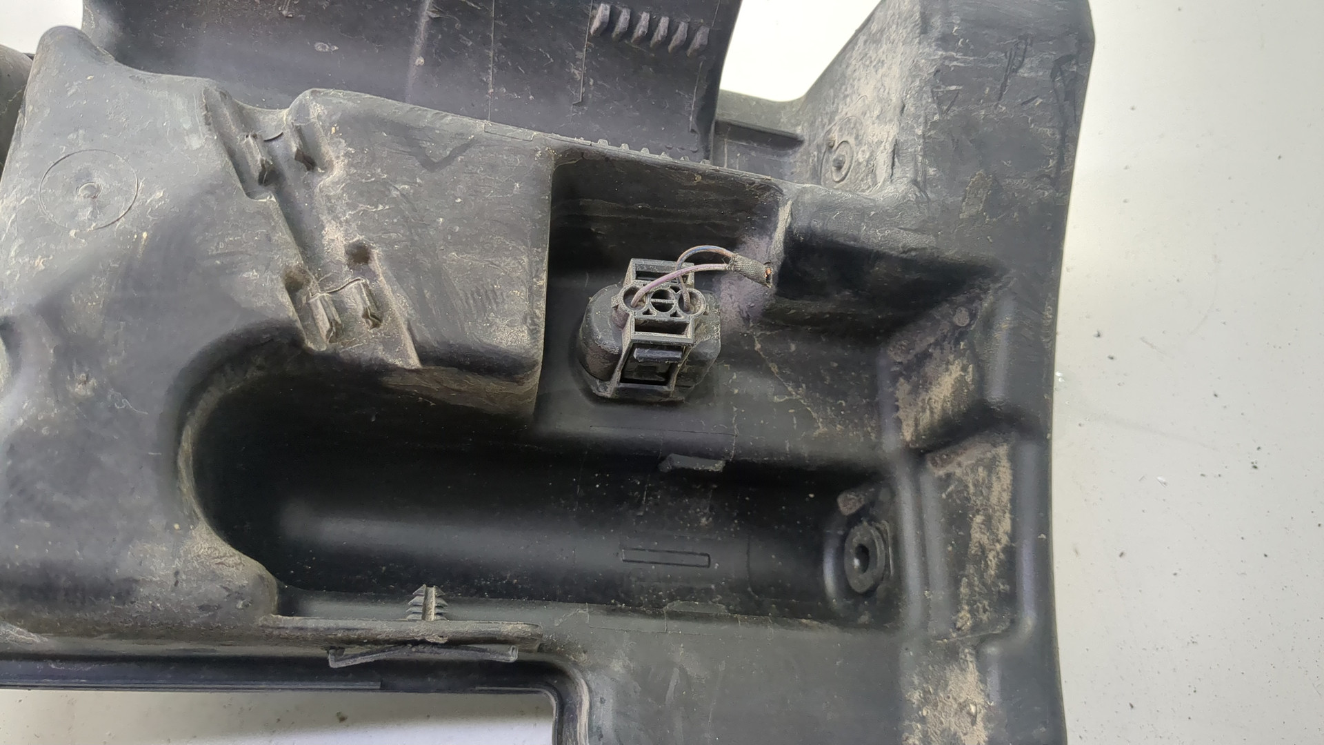 Бачок омывателя лобового стекла