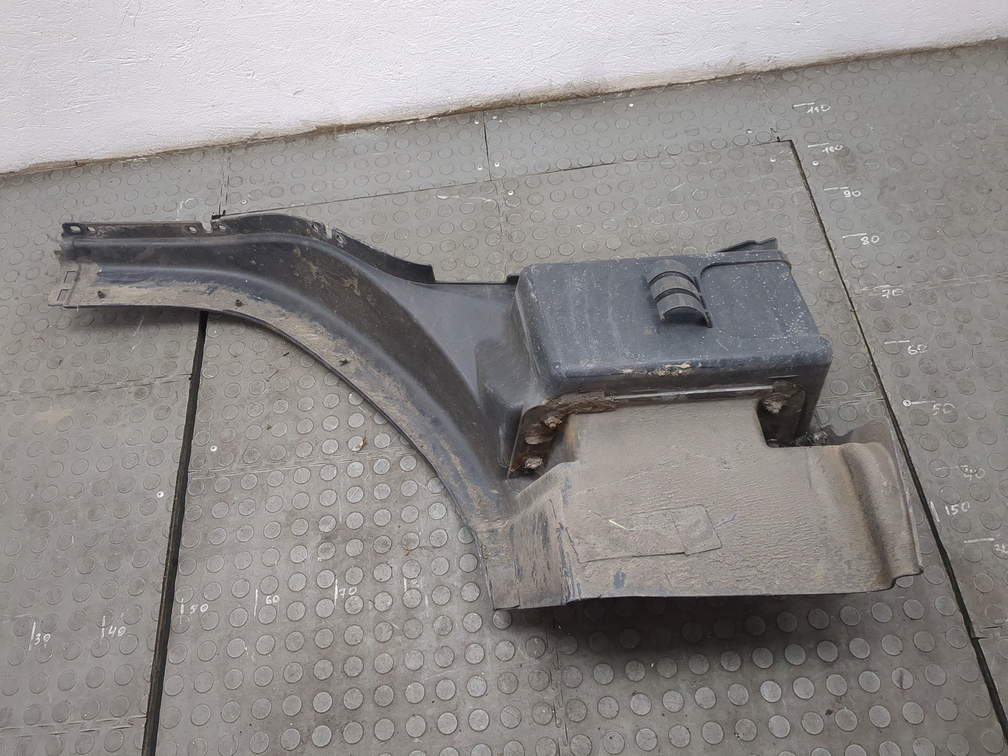 Подножка левая