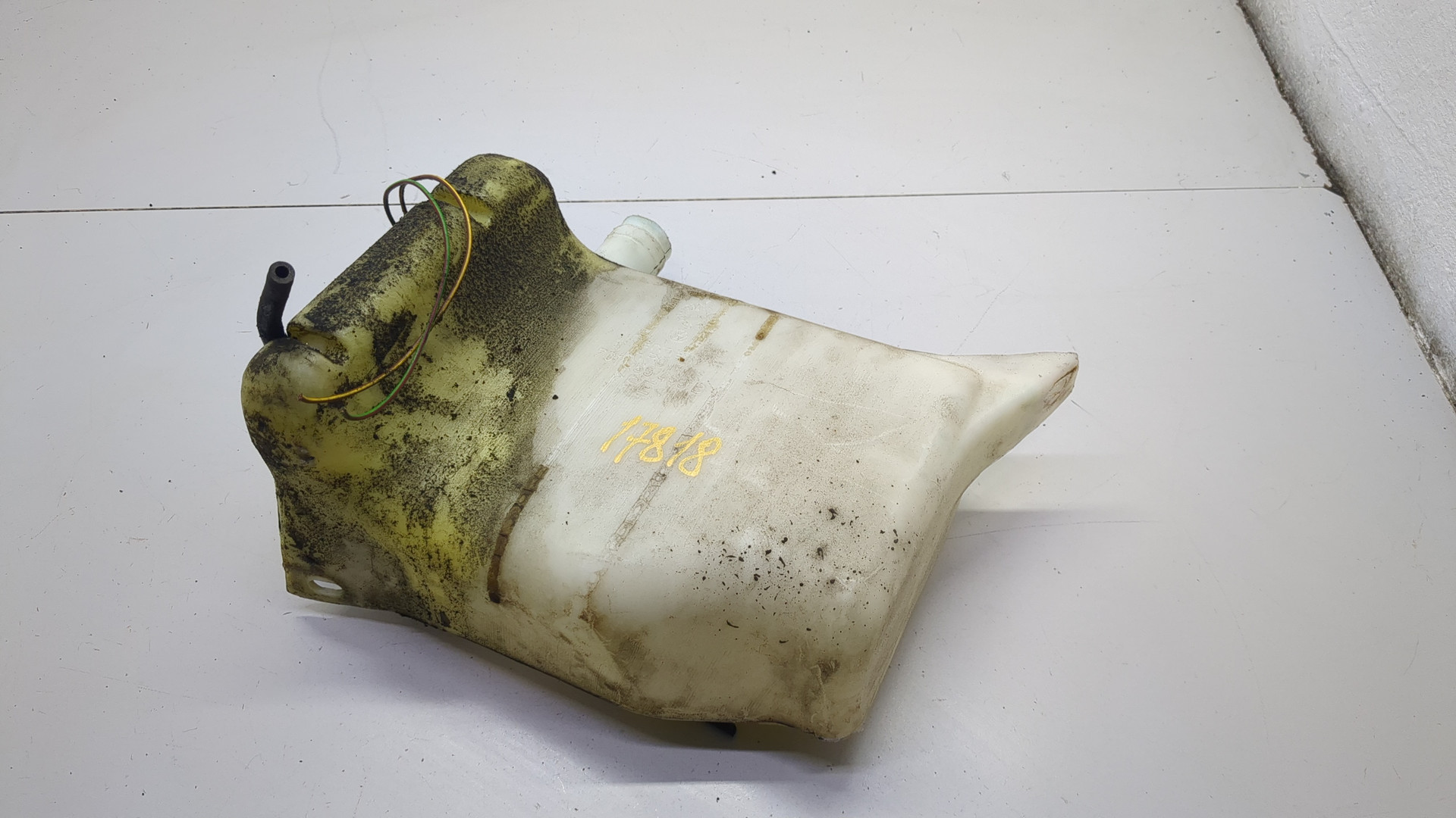 Бачок омывателя лобового стекла