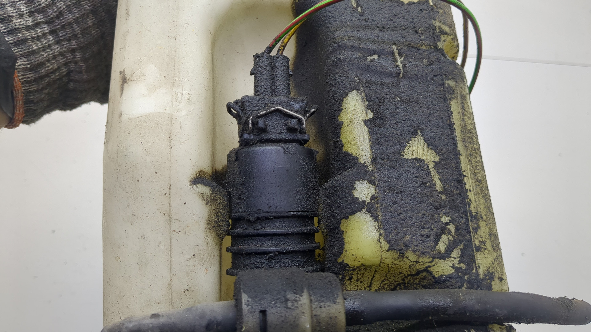 Бачок омывателя лобового стекла