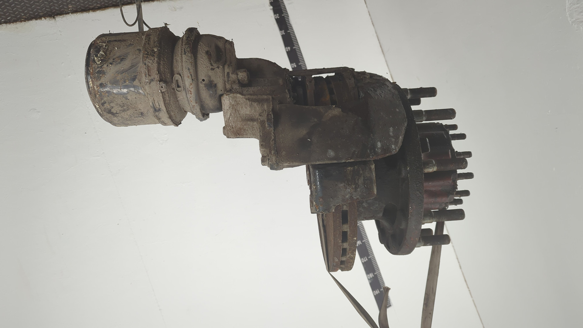 Кулак поворотный задний правый