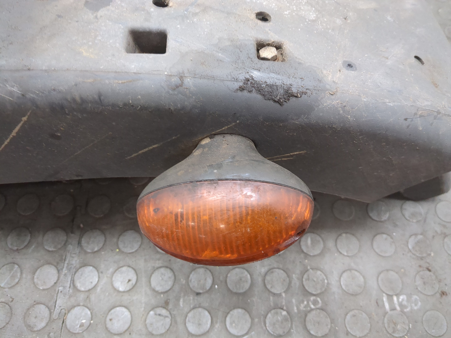 Крыло заднее правое