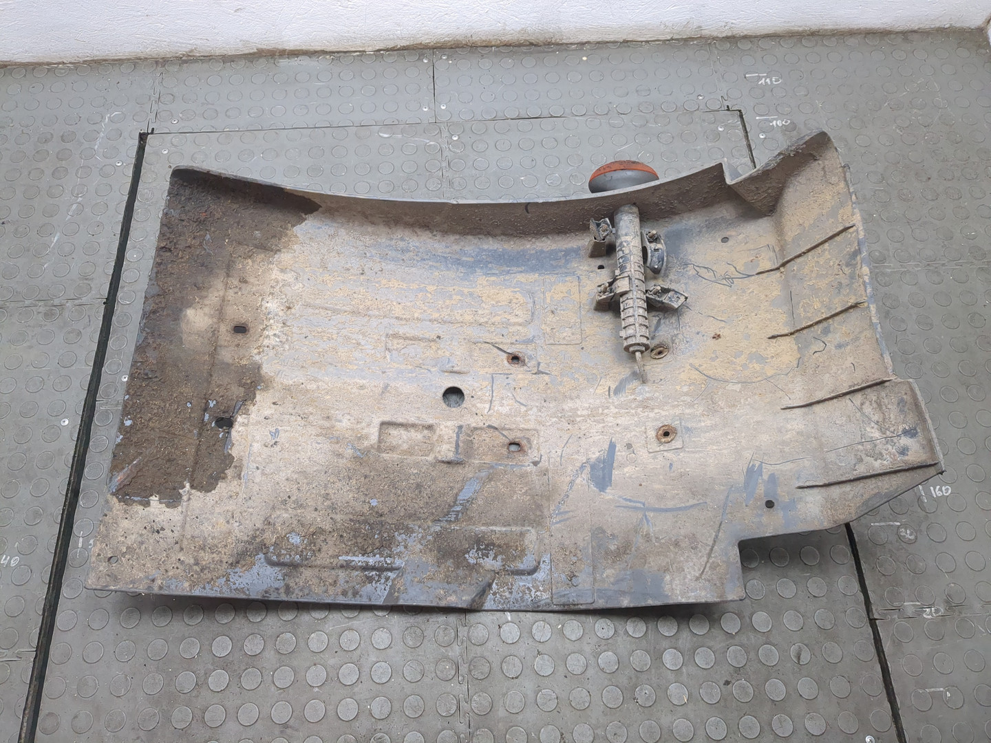 Крыло заднее правое