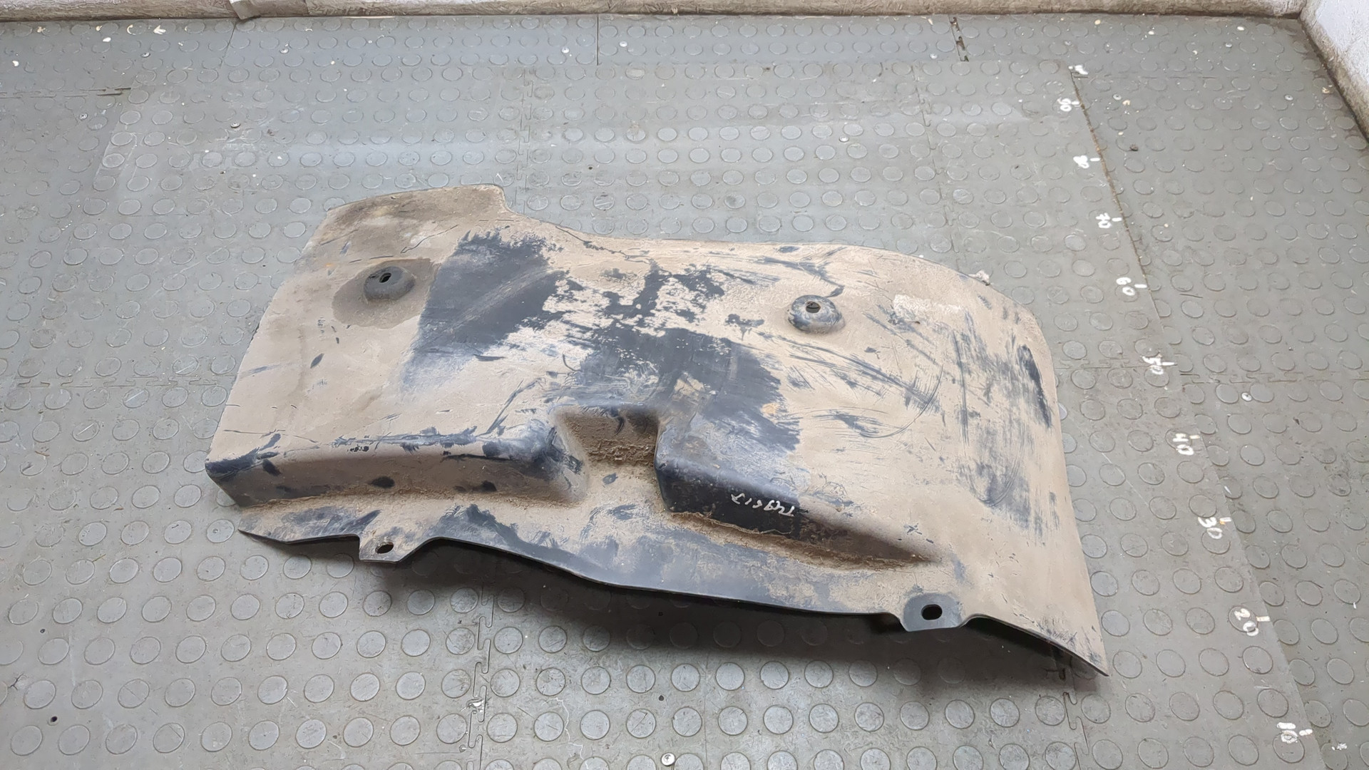 Локер передний левый