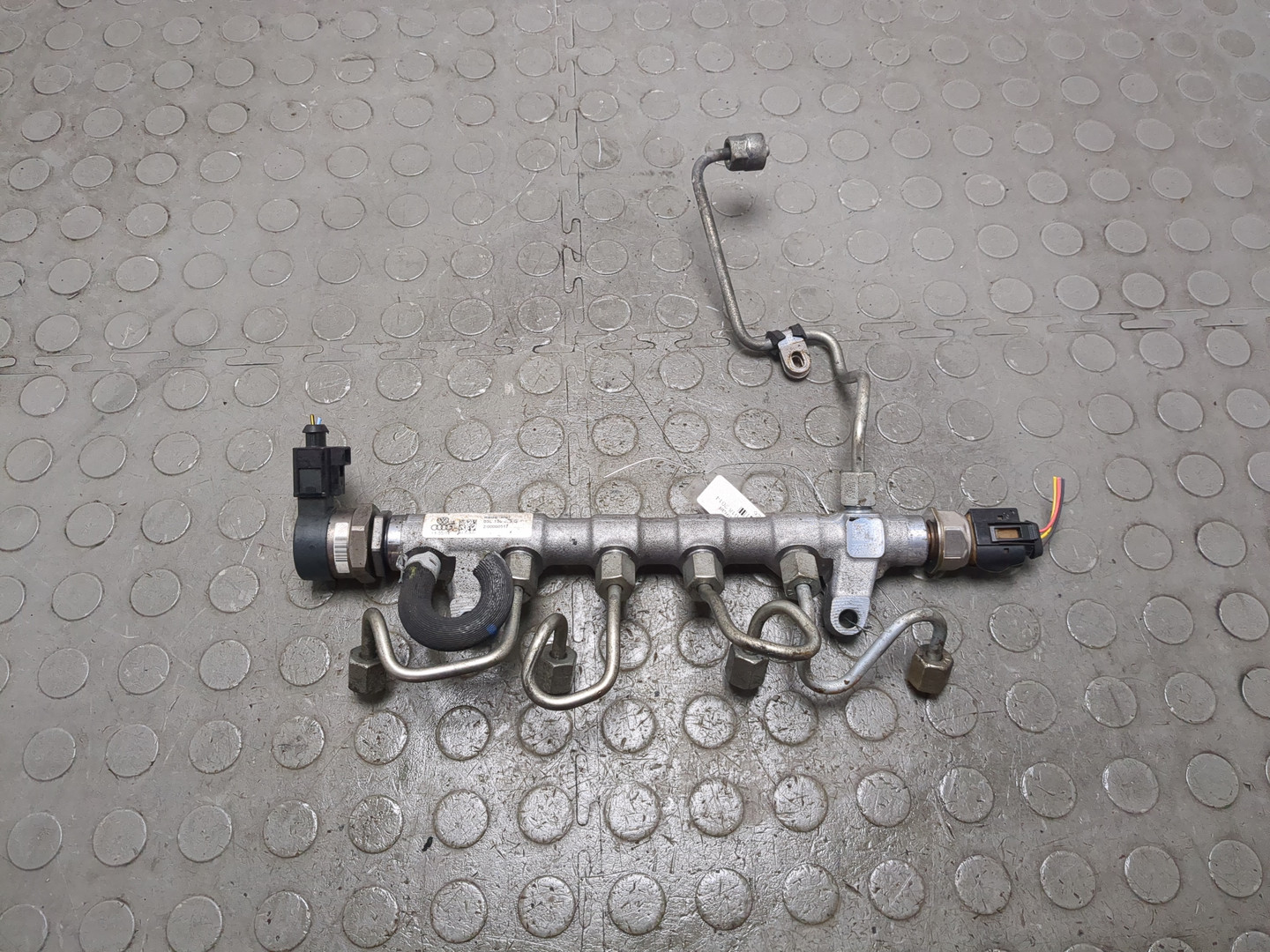 Рейка топливная (рампа)