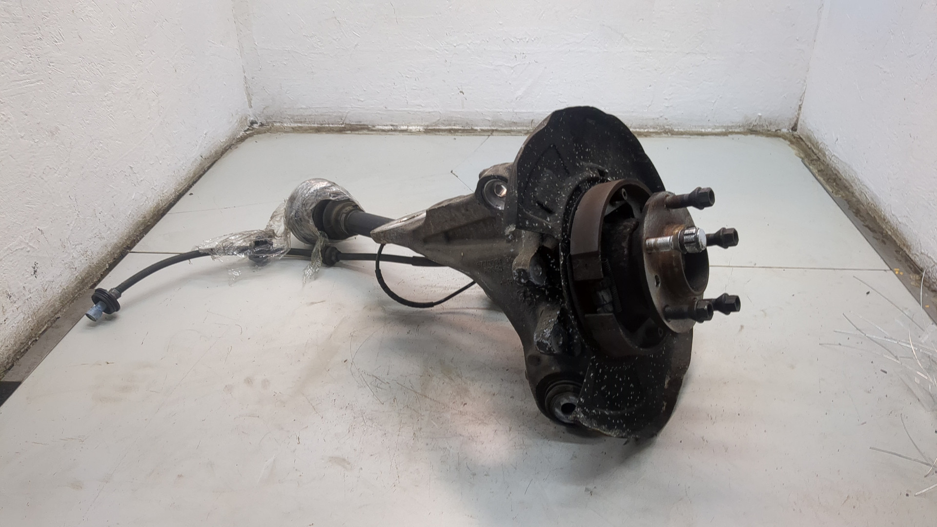 Кулак поворотный задний правый