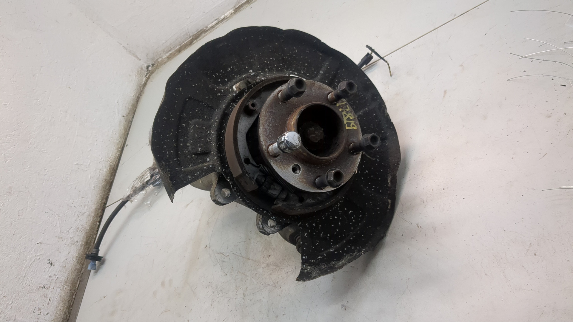 Кулак поворотный задний правый