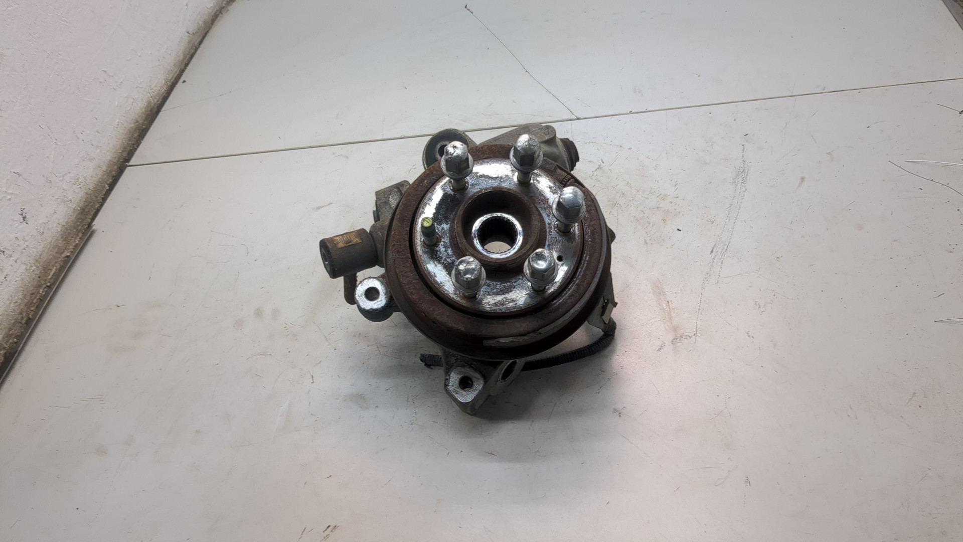 Кулак поворотный задний правый