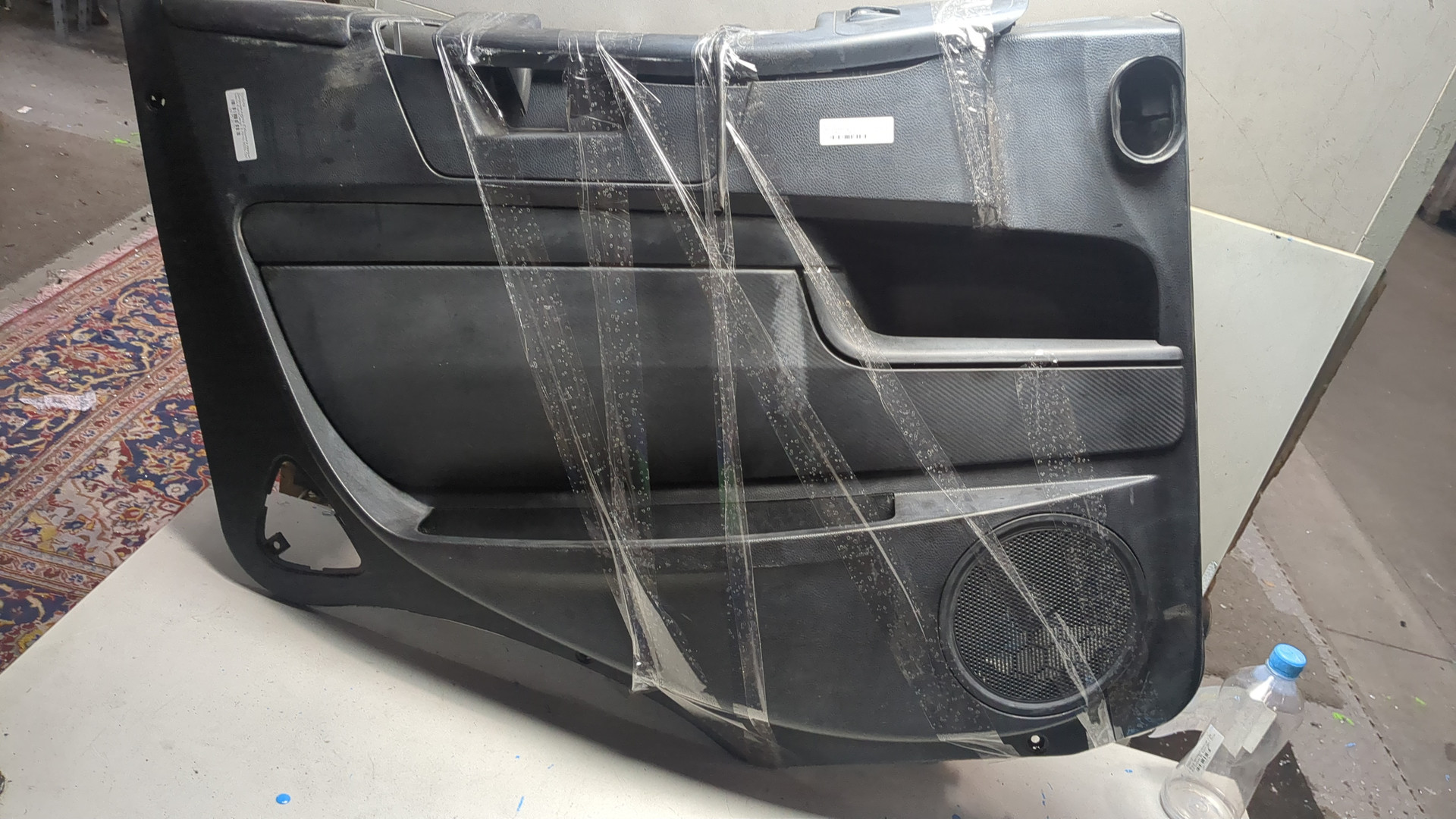 Обшивка двери передней левой