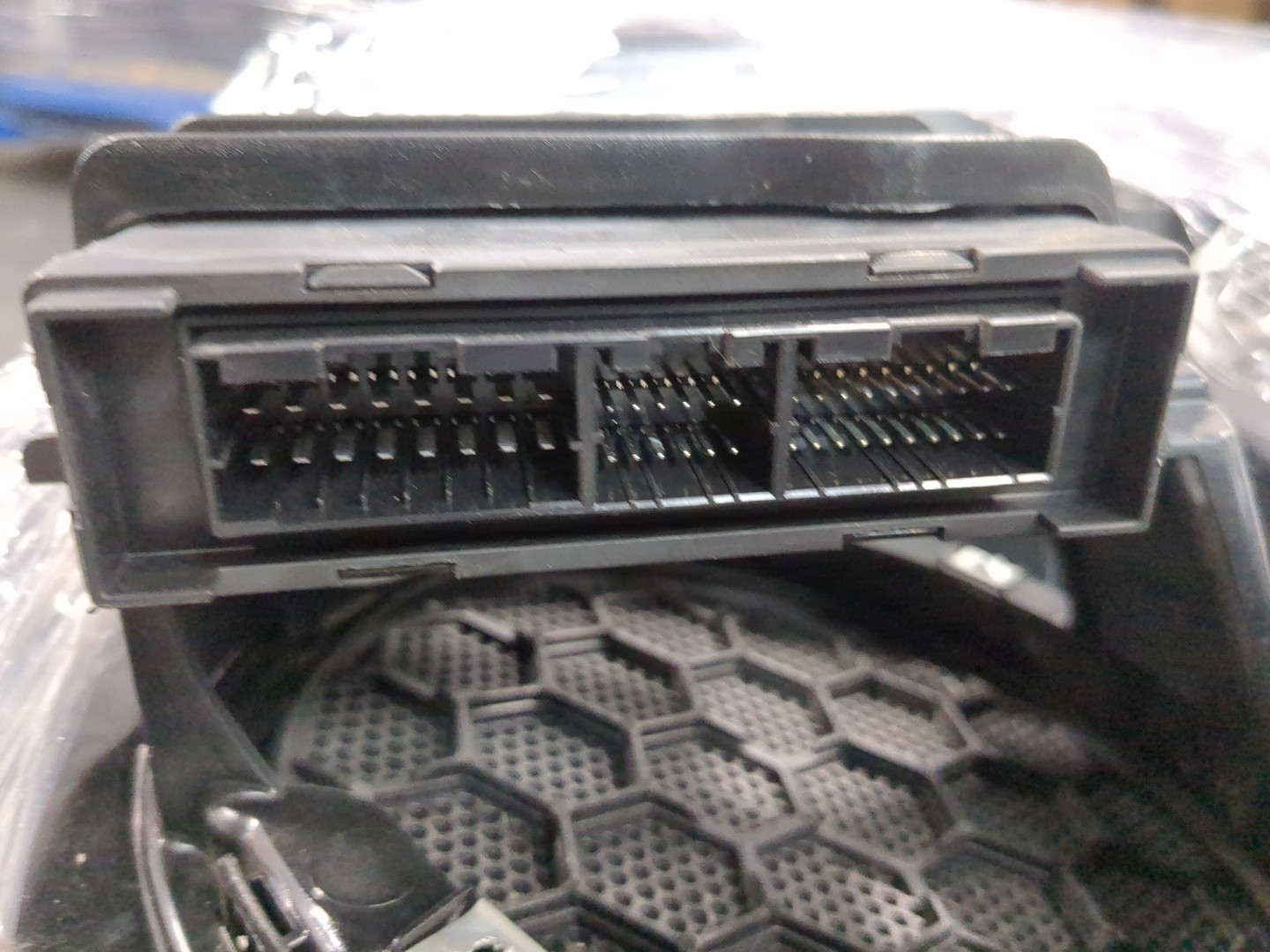 Обшивка двери передней левой