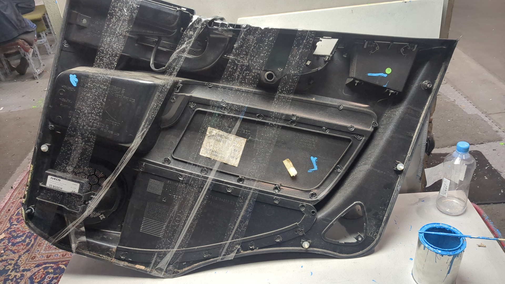 Обшивка двери передней левой