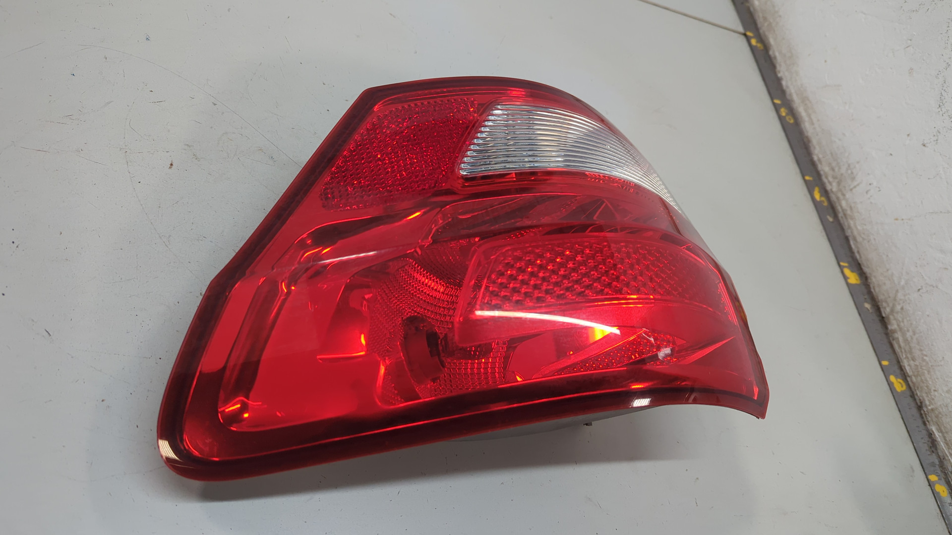 Фонарь задний правый