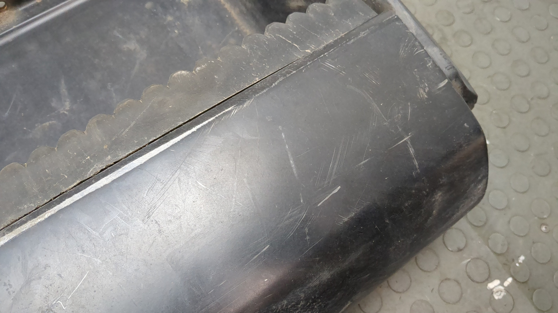 Подножка правая