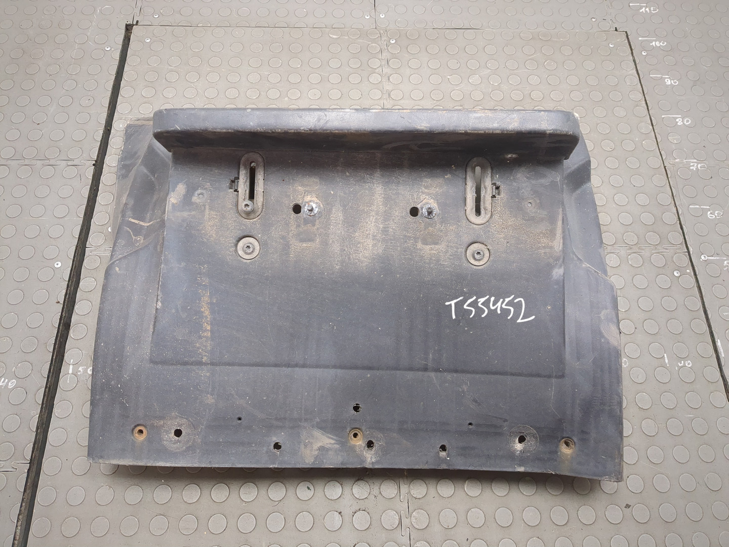 Крыло заднее левое