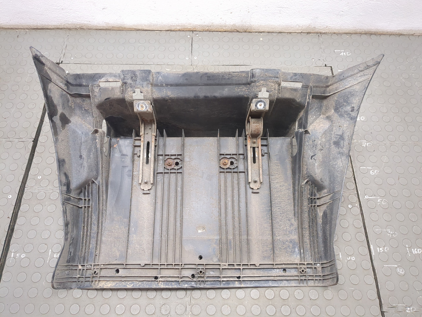 Крыло заднее левое