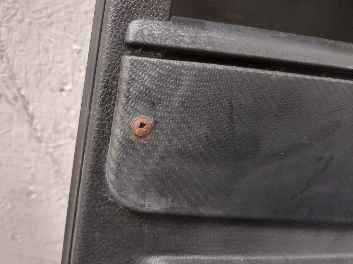 Обшивка двери передней правой