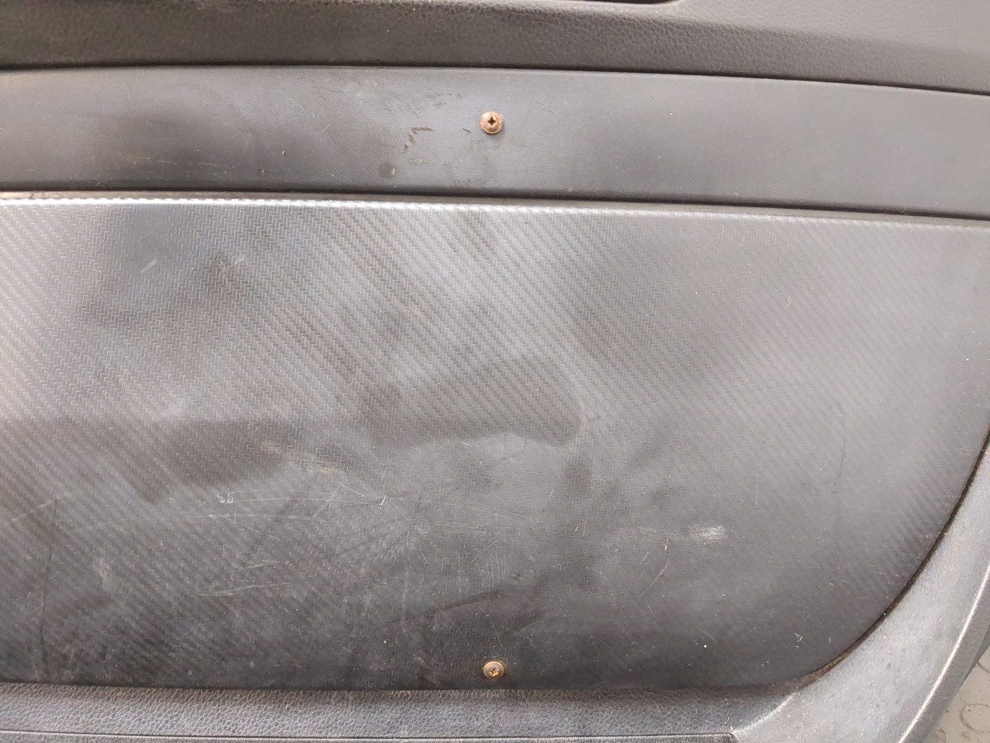 Обшивка двери передней правой