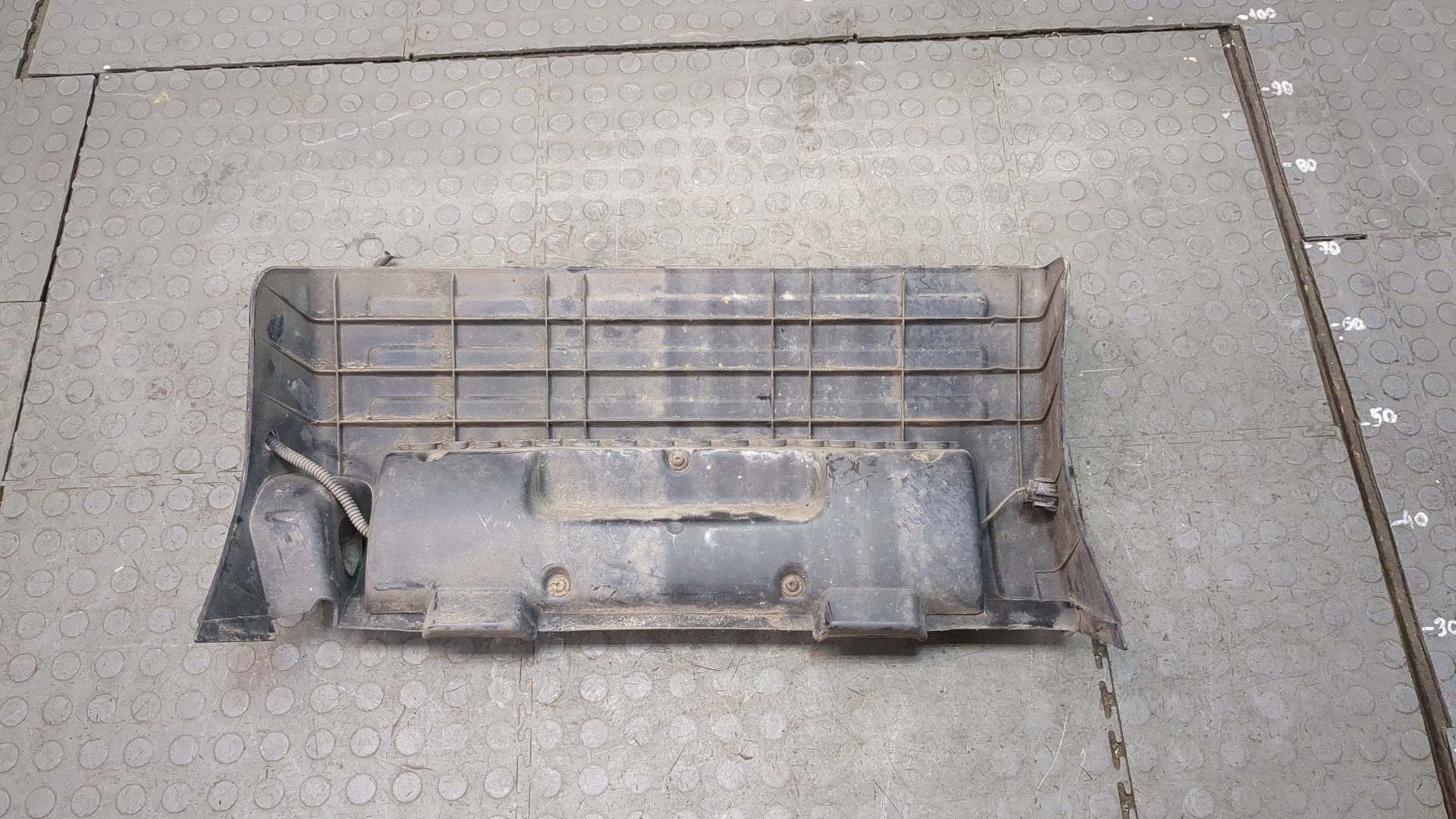 Крыло заднее правое