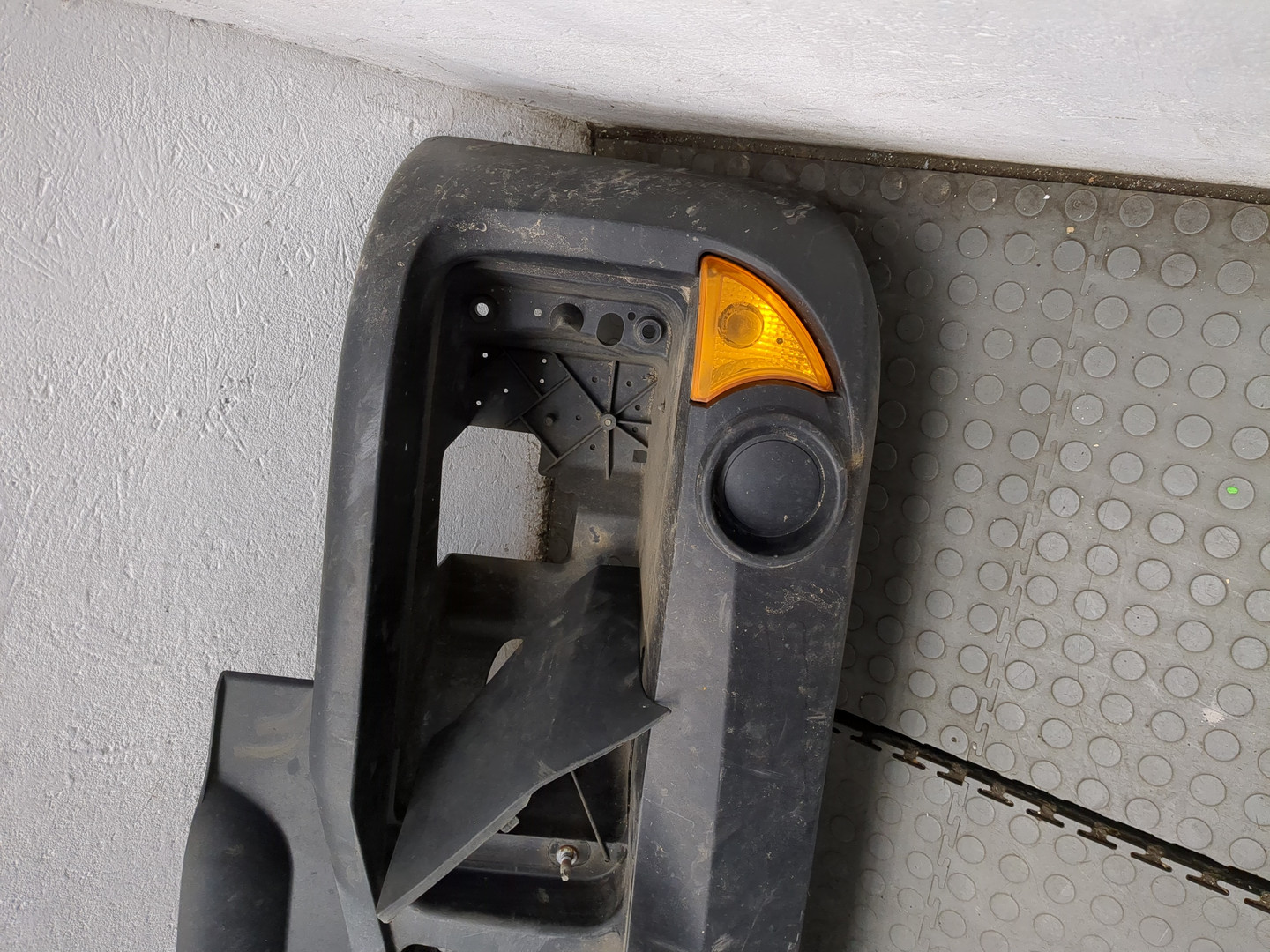 Бампер передний