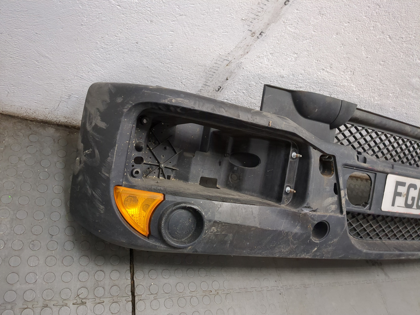 Бампер передний