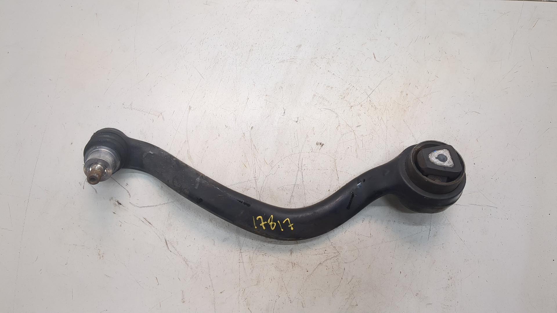 Рычаг передний левый