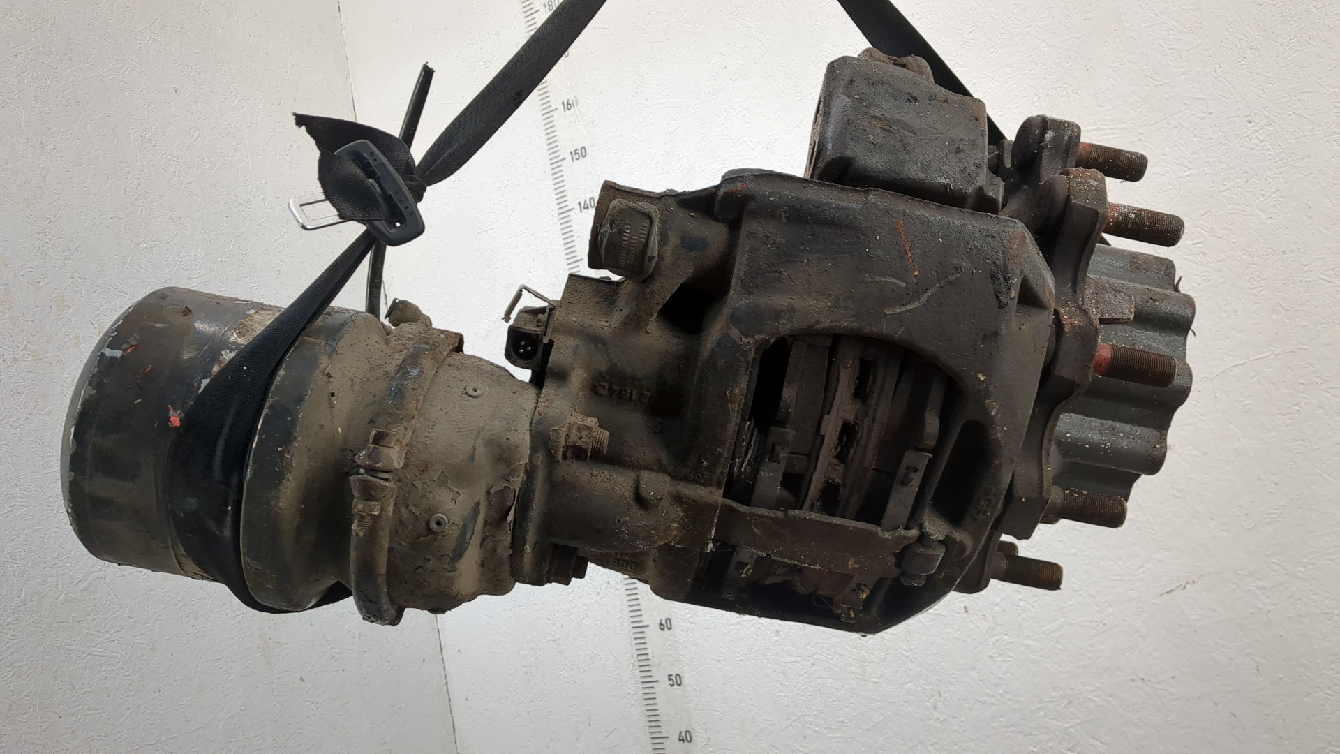 Кулак поворотный задний правый