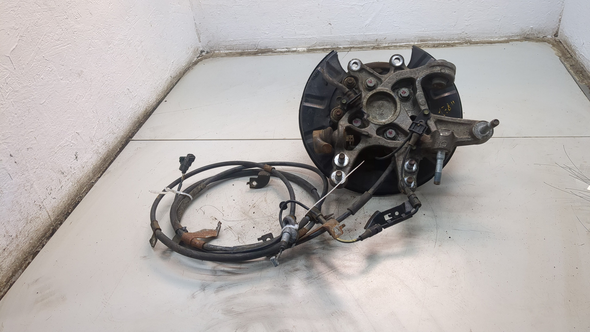 Кулак поворотный задний правый