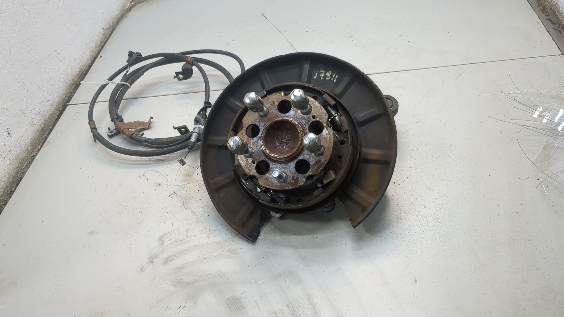 Кулак поворотный задний правый