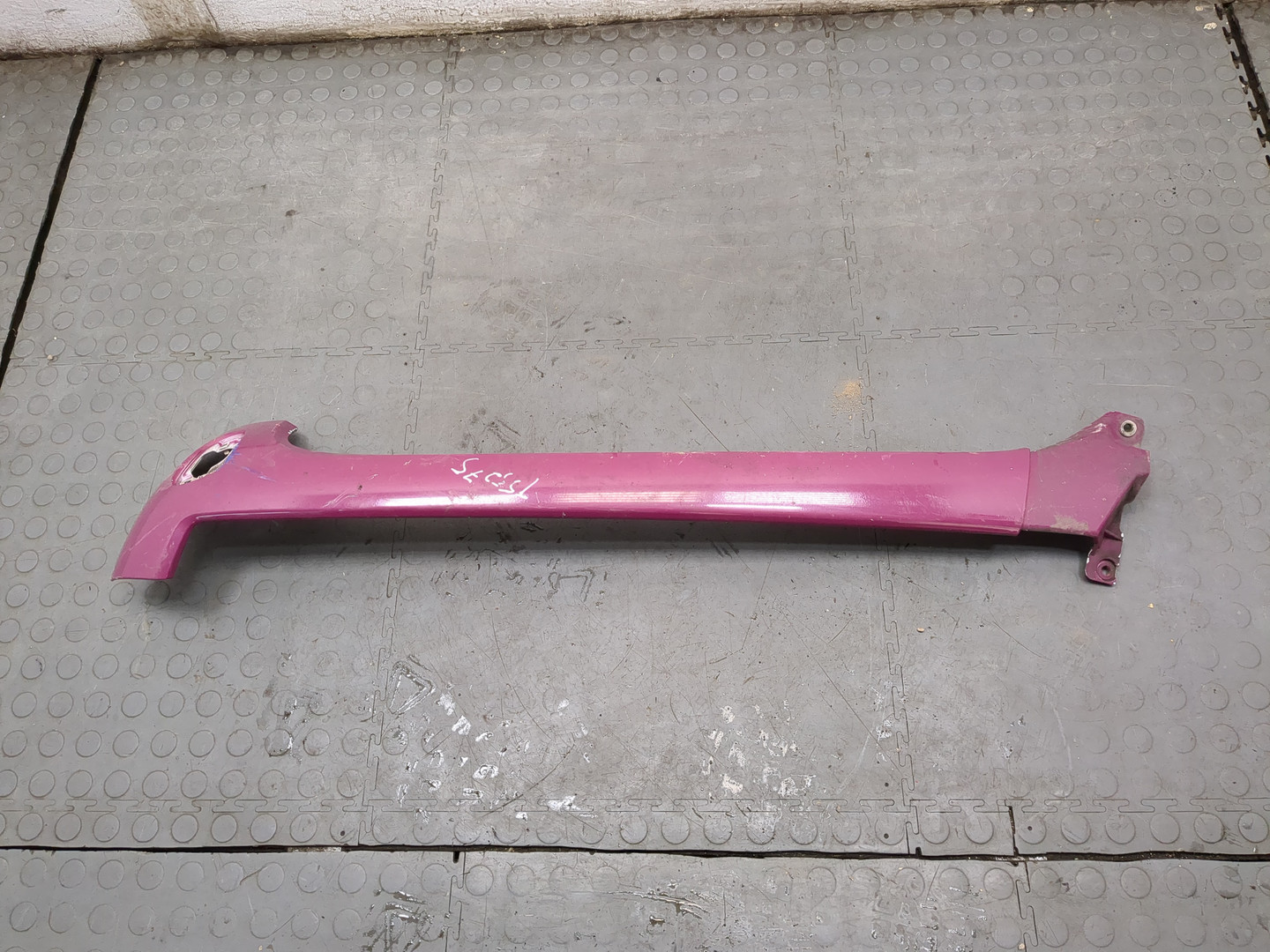 Молдинг лобового стекла