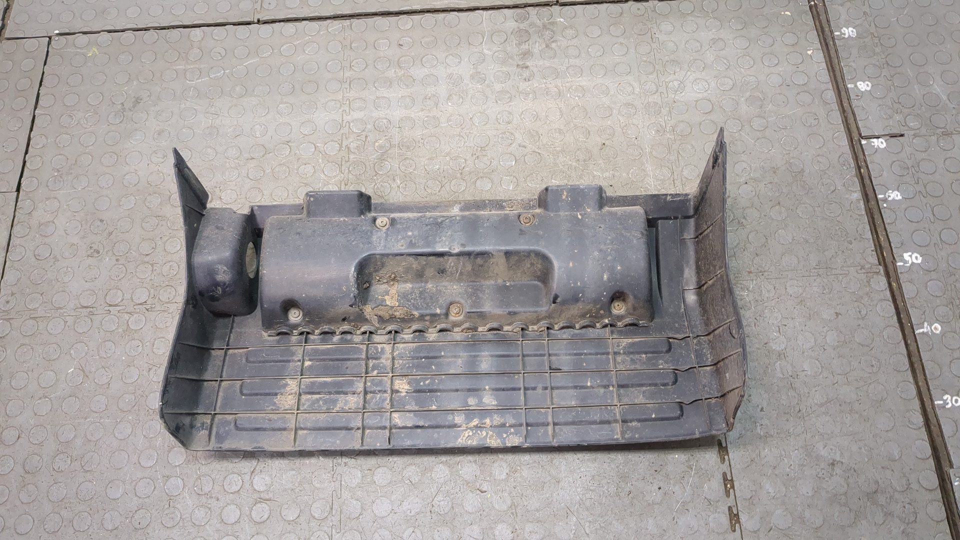 Крыло заднее правое