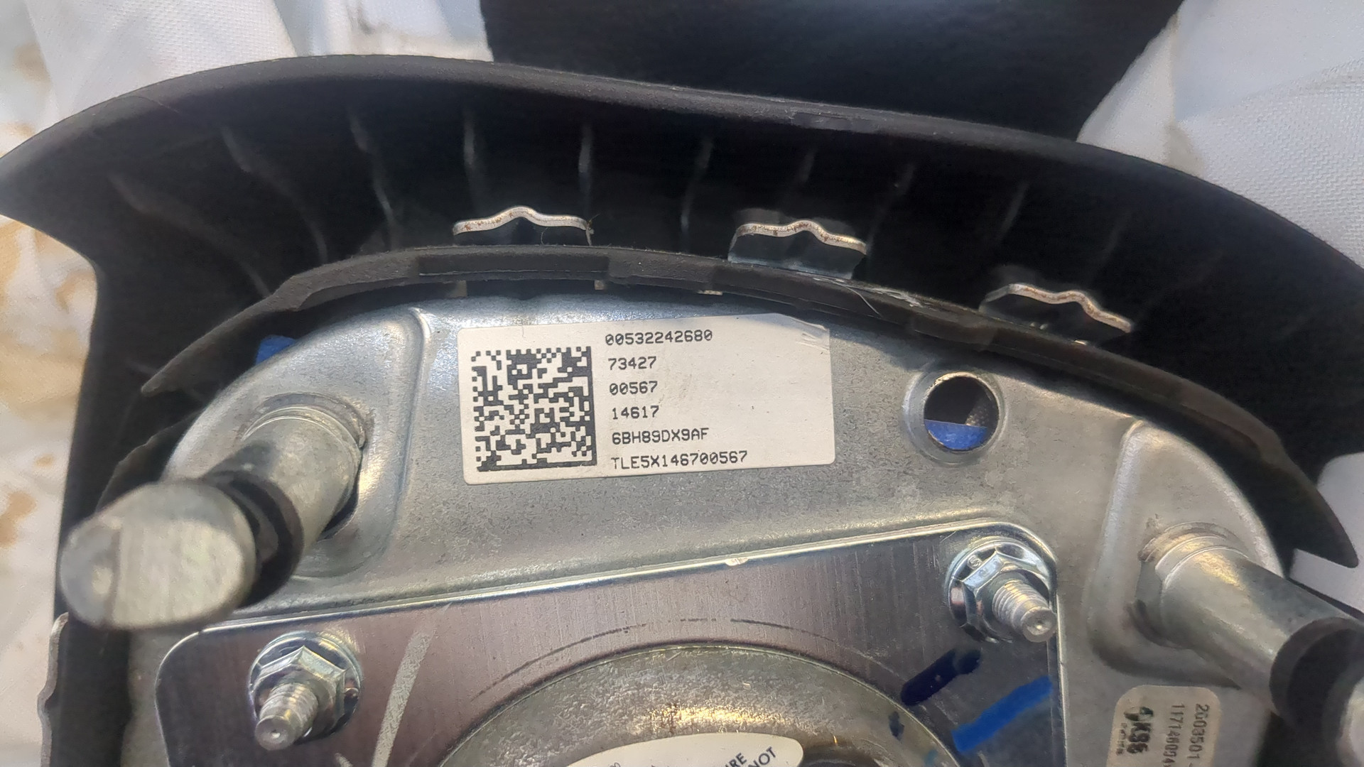 Подушка безопасности в рулевое колесо