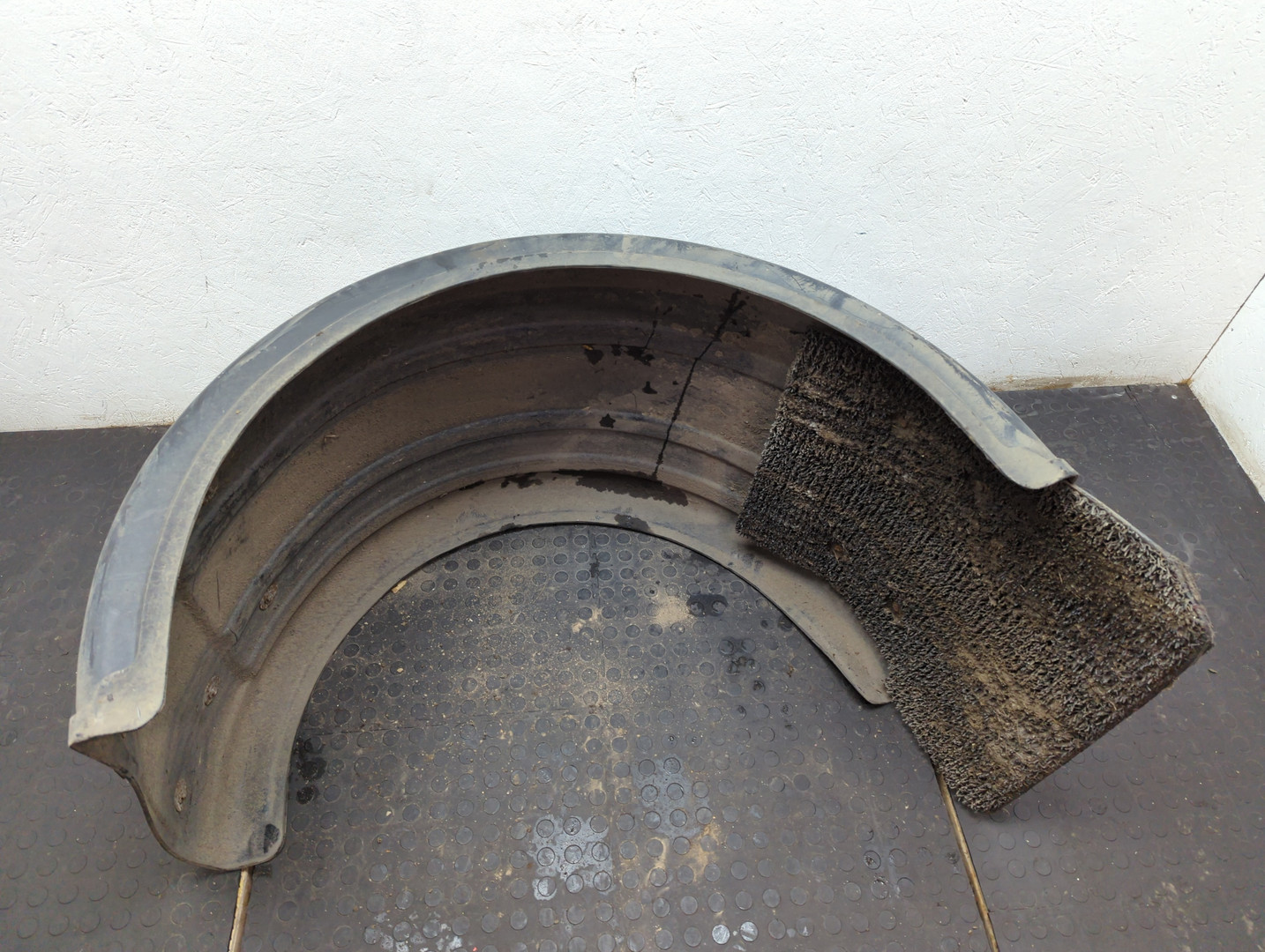 Крыло заднее правое