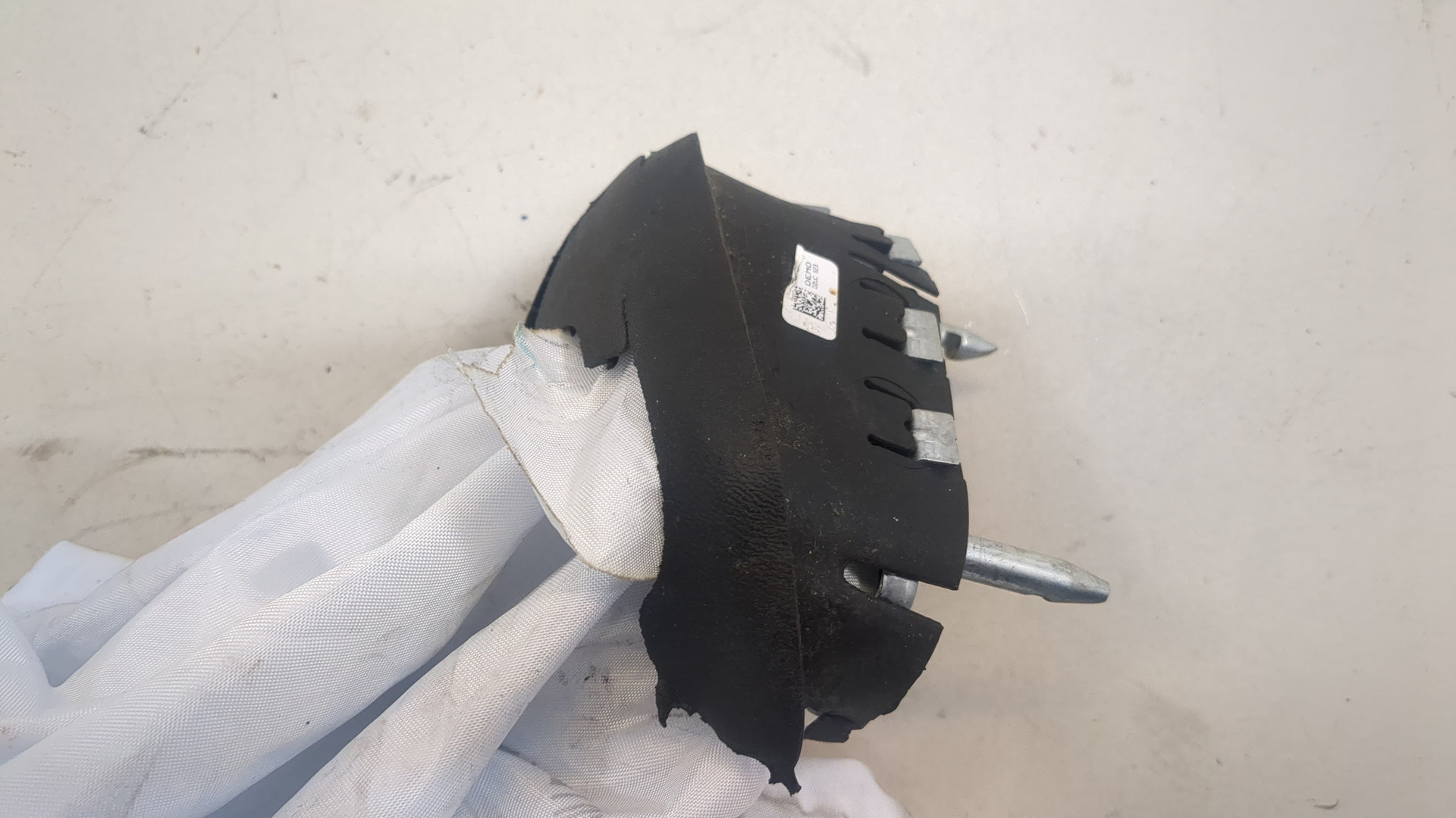 Подушка безопасности в рулевое колесо