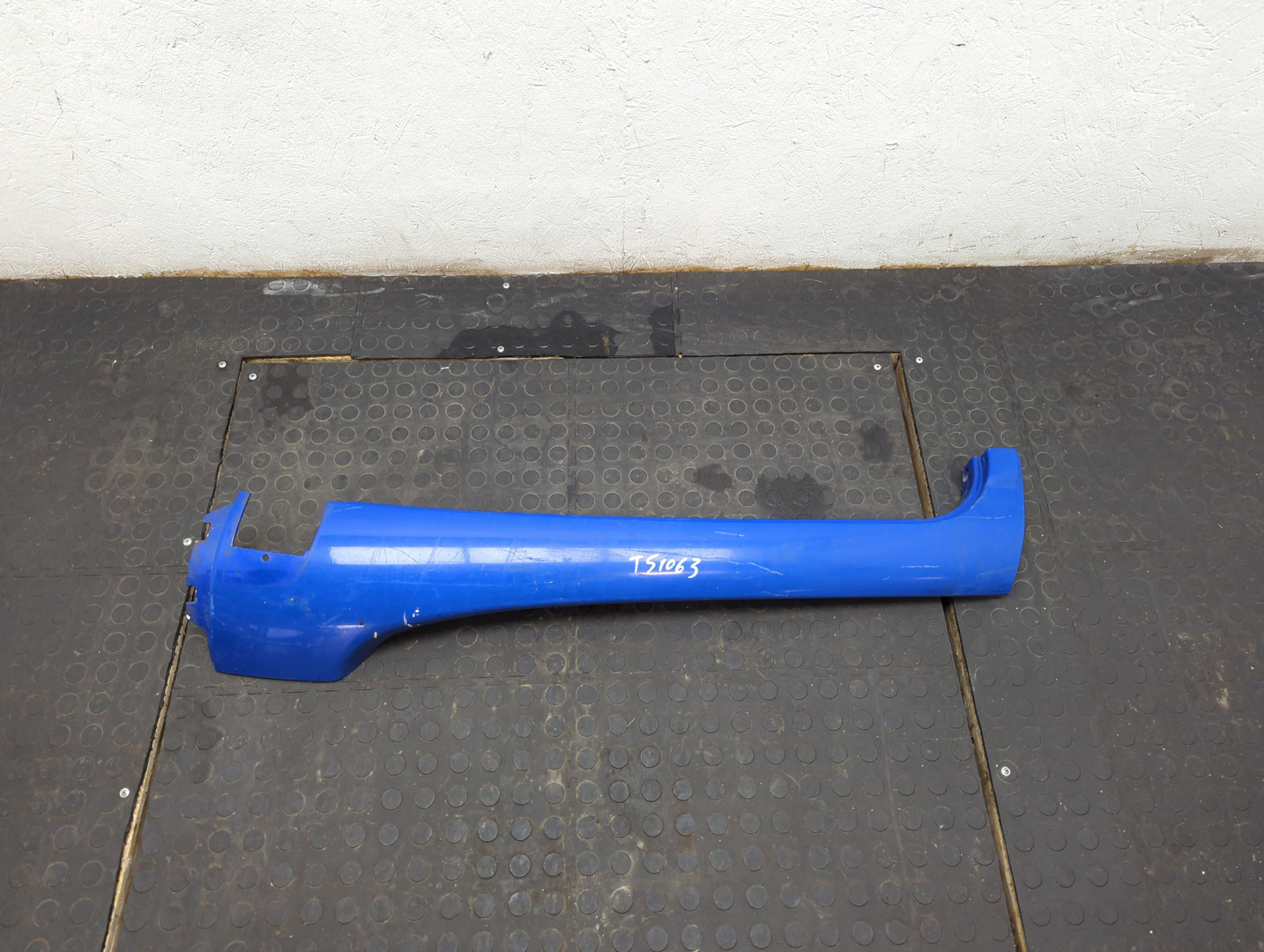 Молдинг лобового стекла