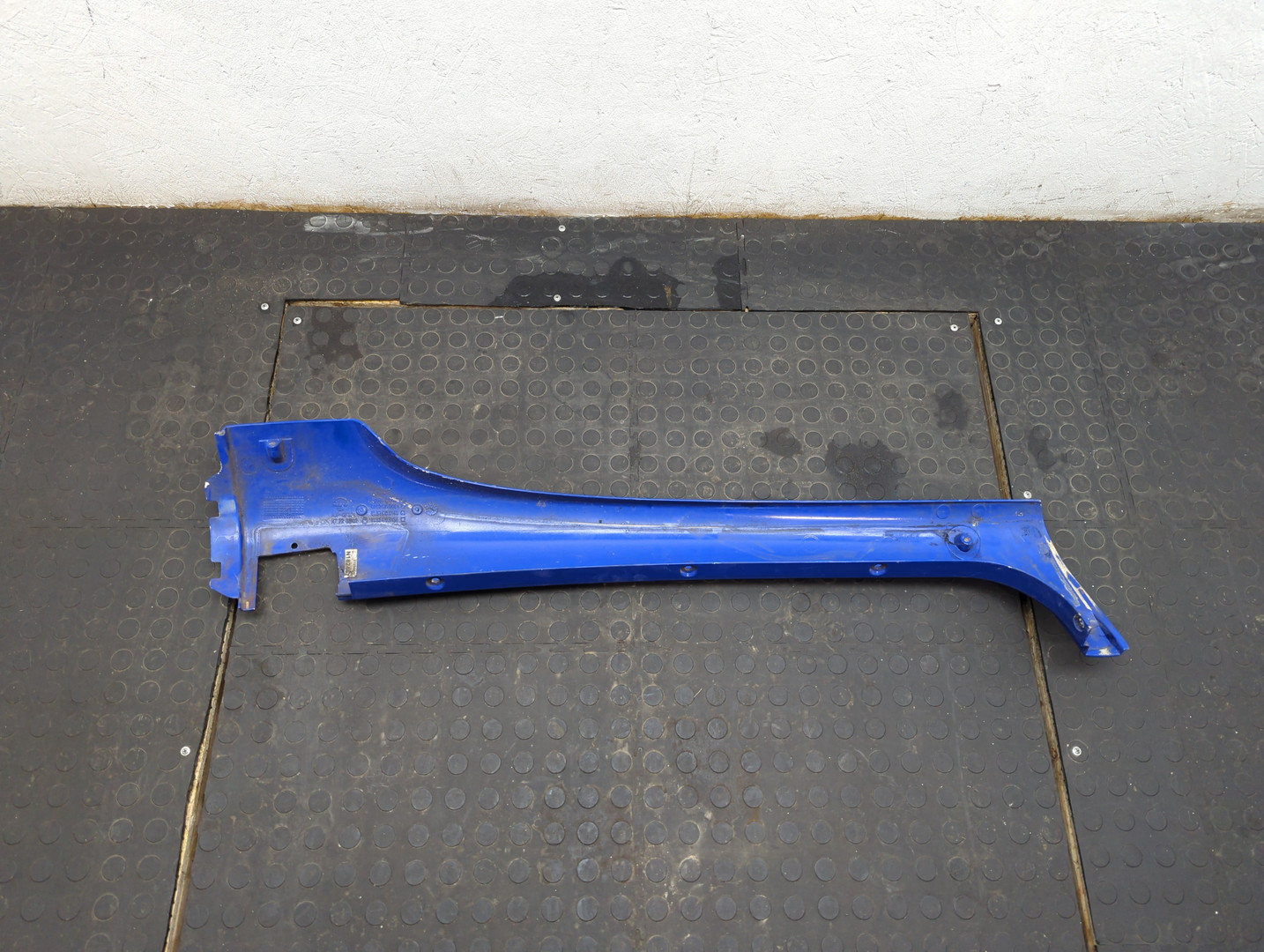 Молдинг лобового стекла