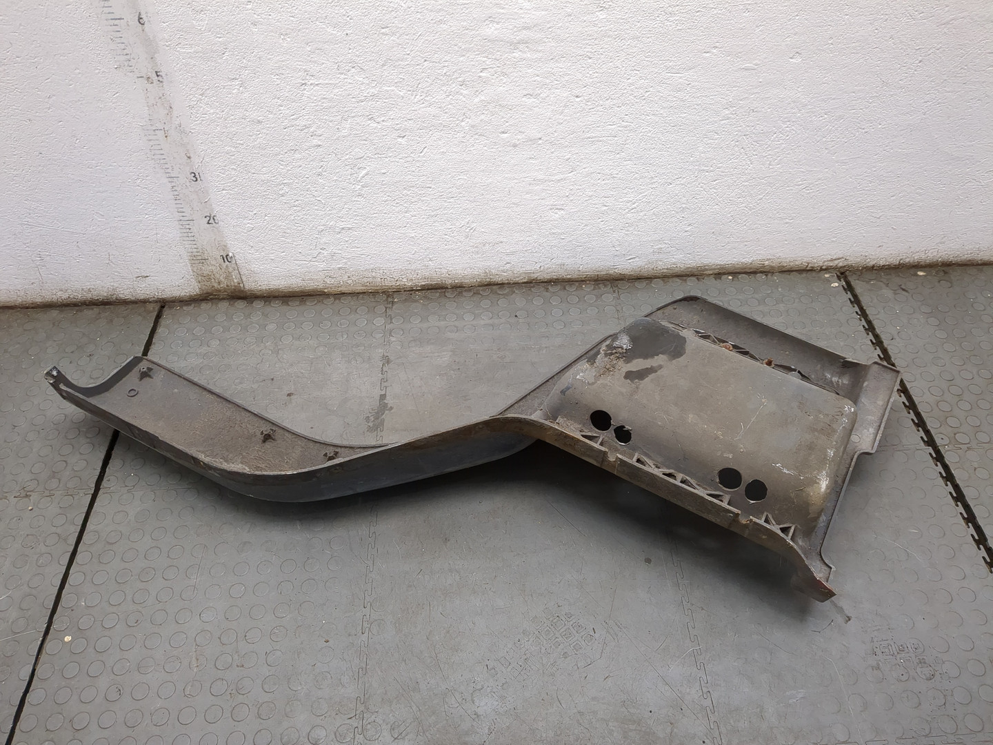 Подножка правая