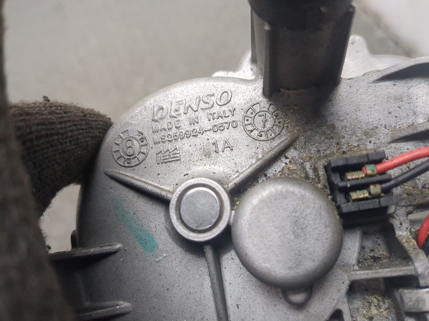 Моторчик стеклоочистителя задний