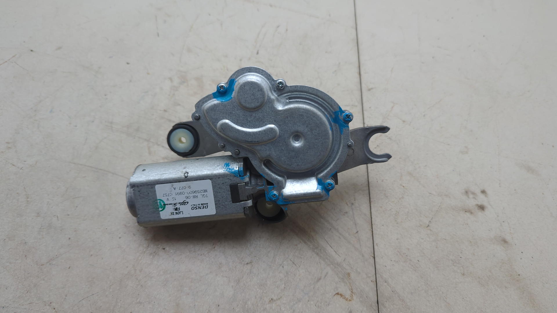 Моторчик стеклоочистителя задний