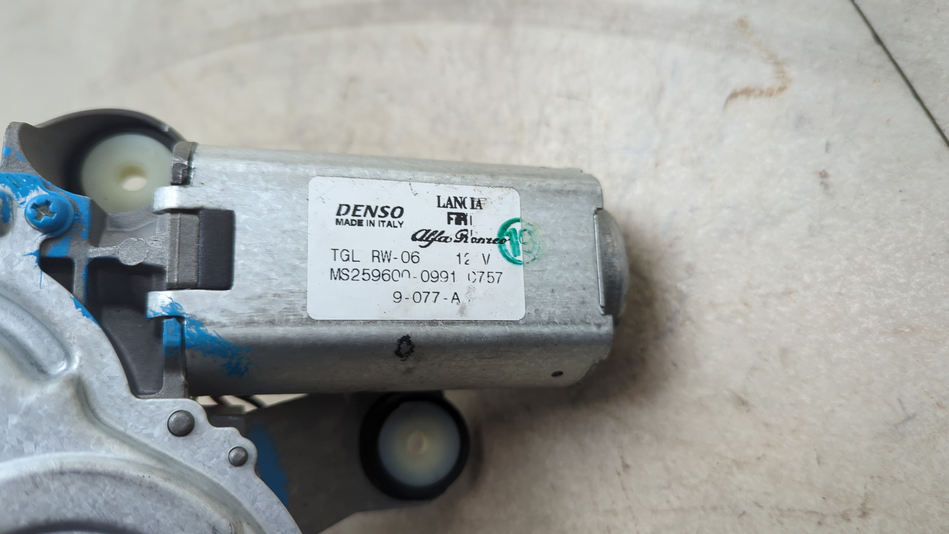 Моторчик стеклоочистителя задний