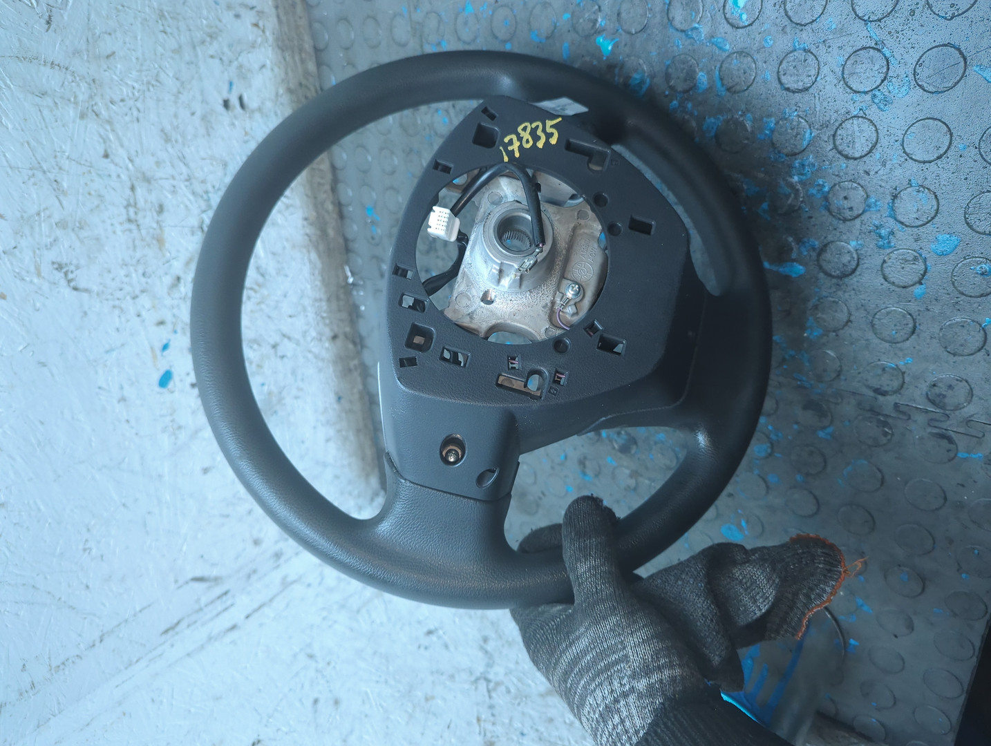 Рулевое колесо (руль)