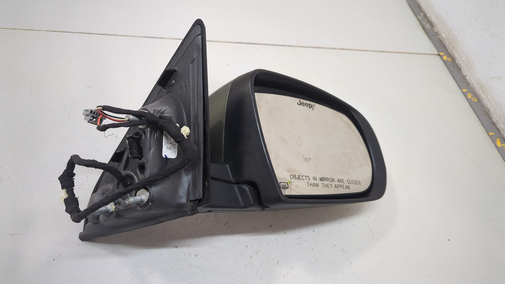 Зеркало правое электрическое