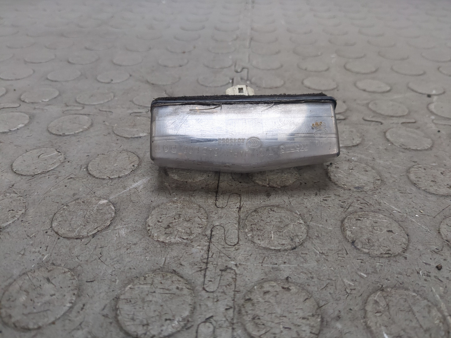 Фонарь подсветки номера