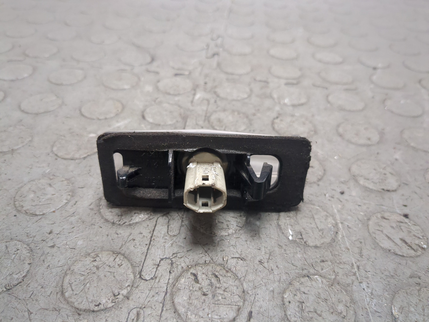 Фонарь подсветки номера