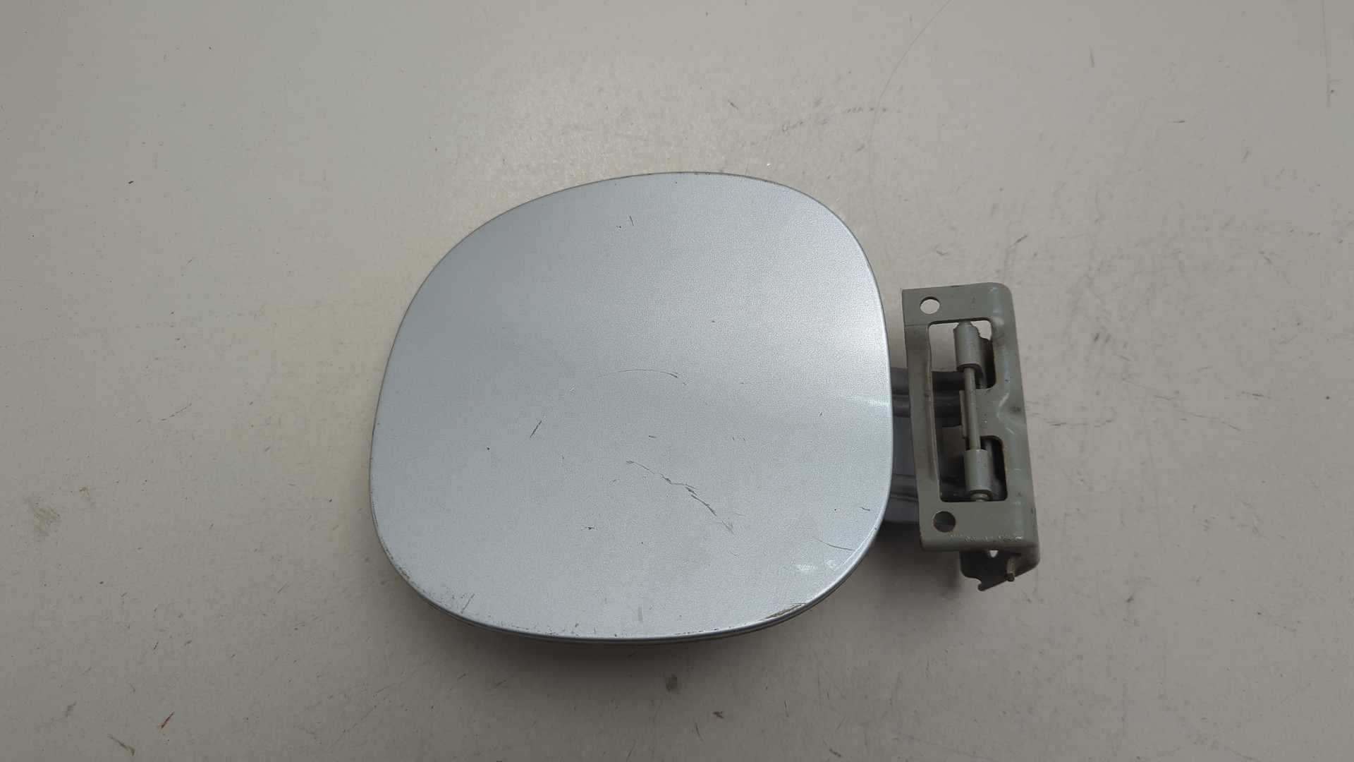 Лючок бензобака