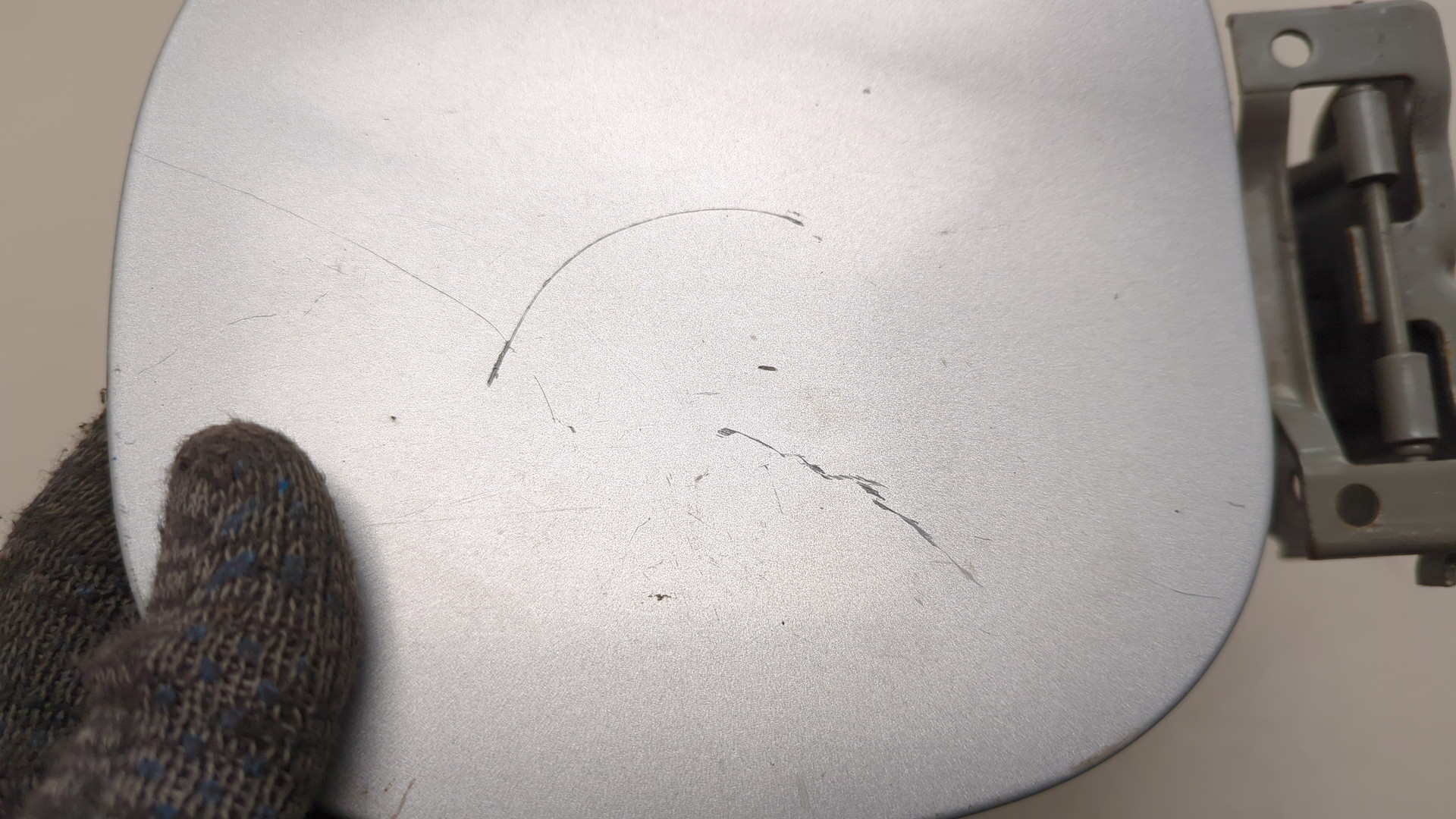 Лючок бензобака