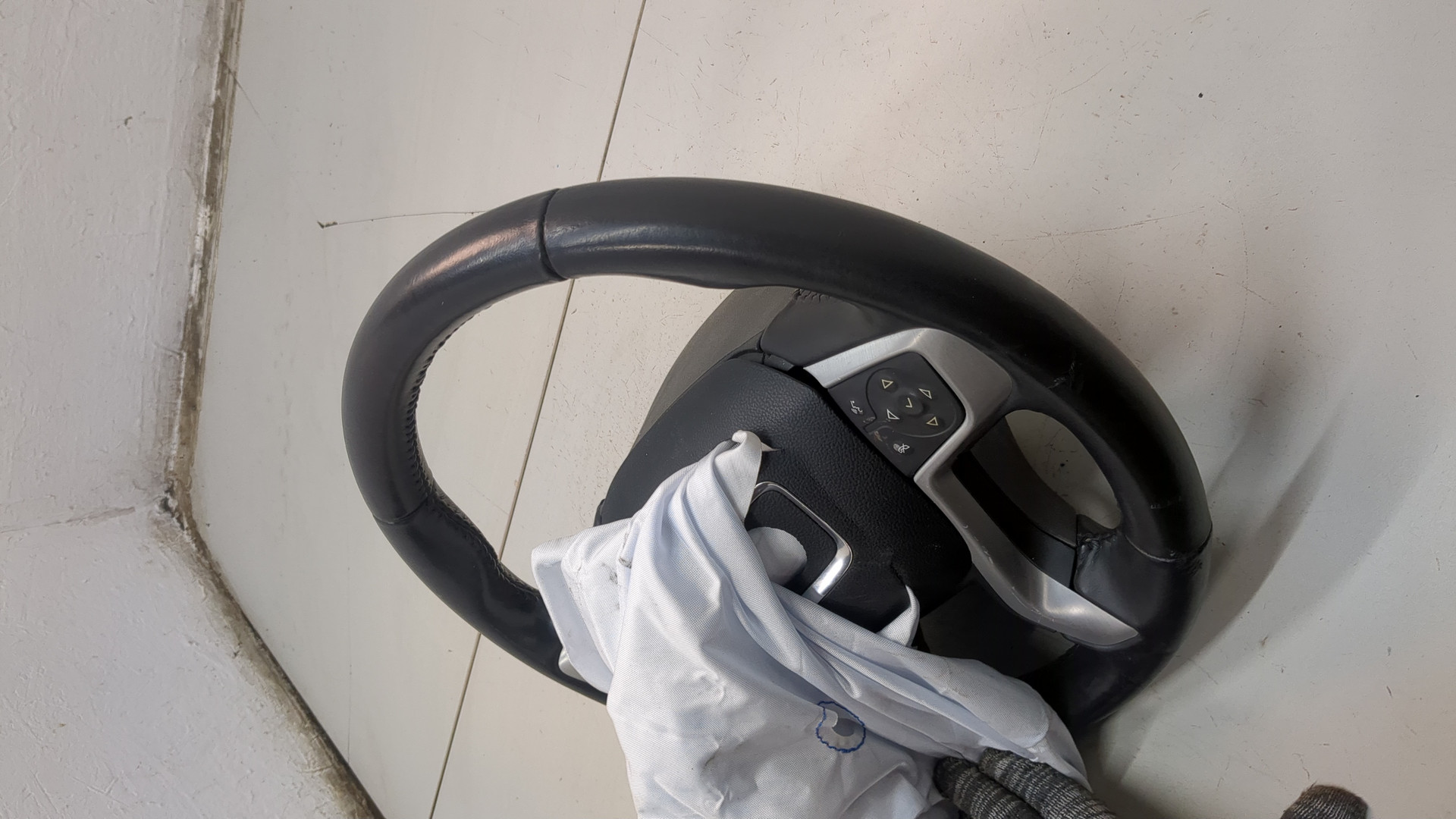 Рулевое колесо (руль)