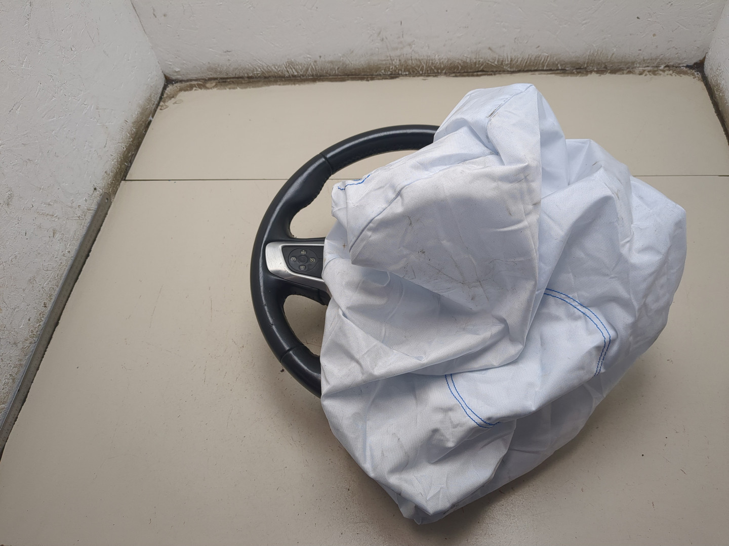 Рулевое колесо (руль)